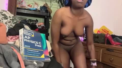 Snapshot of kinkycoupleinteracial chatting on May 2026 07:43:02 PM interracialfacial online show from May 2026 07:43:02 PM