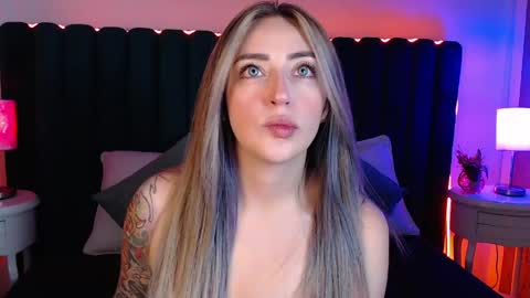 Snapshot of kinkydoll_ chatting on April 2026 10:23:02 PM Sara online show from April 2026 10:23:02 PM