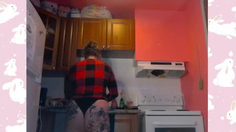 kinkyivy99 online show from April 2026 02:33:02 AM