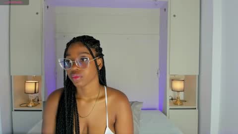 Snapshot of kiomarabaker chatting on October 2025 12:03:02 PM M A R A online show from October 2025 12:03:02 PM