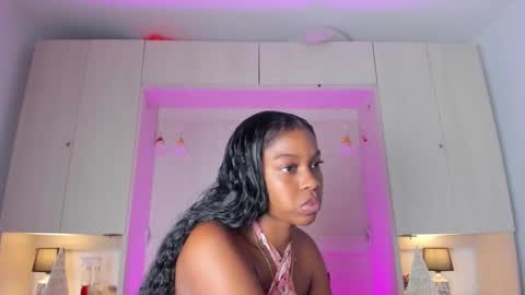 M A R A  online show from November 2025 08:11:01 PM