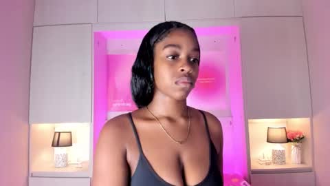 M A R A  online show from December 2025 12:14:02 PM