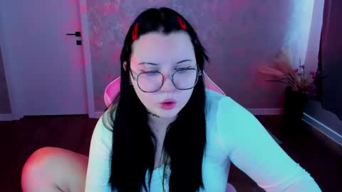 kira online show from April 2026 01:04:01 AM