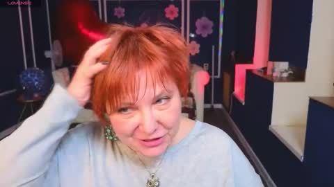 Snapshot of kira_kennet chatting on April 2026 06:42:01 PM Kira Kennet online show from April 2026 06:42:01 PM