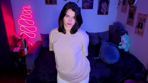 Snapshot of kira_kick chatting on October 2025 07:03:01 PM Kira VanKick online show from October 2025 07:03:01 PM