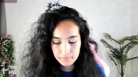 Snapshot of kira_lilian chatting on September 2025 03:41:02 AM Aura online show from September 2025 03:41:02 AM