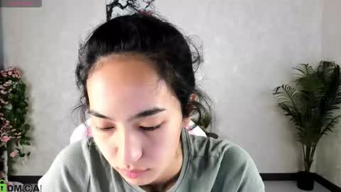 Snapshot of kira_lilian chatting on September 2025 02:49:02 AM Aura online show from September 2025 02:49:02 AM