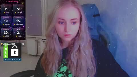 Snapshot of kira_love_sleep chatting on October 2025 04:29:02 PM you know thumb up me please its important online show from October 2025 04:29:02 PM