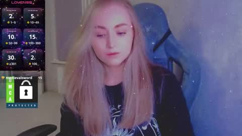 Snapshot of kira_love_sleep chatting on October 2025 03:02:02 PM you know thumb up me please its important online show from October 2025 03:02:02 PM