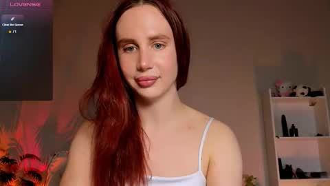 Kira online show from October 2025 02:45:02 PM