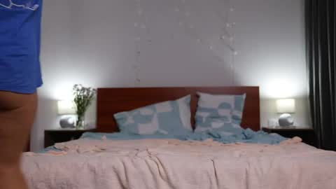 Snapshot of kirabl00m chatting on April 2026 08:52:02 AM kira bloom online show from April 2026 08:52:02 AM