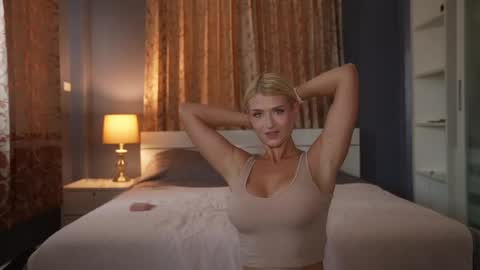 Snapshot of kirabl00m chatting on May 2026 07:04:02 AM kira bloom online show from May 2026 07:04:02 AM