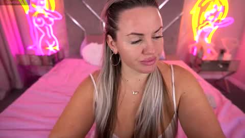 Kira online show from October 2025 02:56:01 AM