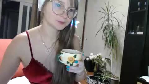 Snapshot of kiragoldens chatting on December 2024 12:49:01 PM KiraGoldens online show from December 2024 12:49:01 PM