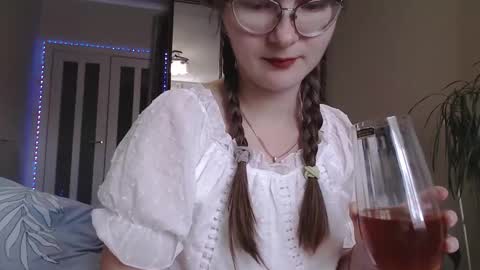 Snapshot of kiragoldens chatting on September 2025 07:24:02 AM KiraGoldens online show from September 2025 07:24:02 AM