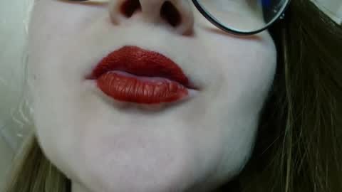 Snapshot of kiragoldens chatting on October 2025 06:25:02 AM KiraGoldens online show from October 2025 06:25:02 AM