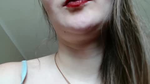 KiraGoldens online show from March 2026 12:11:01 PM