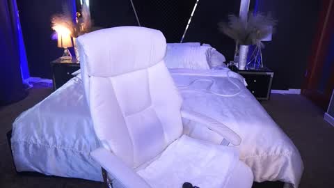 kiragrayyy online show from October 2025 02:04:02 PM