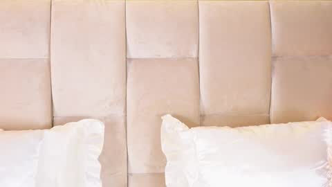 kira online show from October 2025 01:05:01 AM