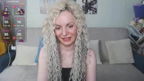 kiramartins cat online show from November 2025 05:57:01 PM