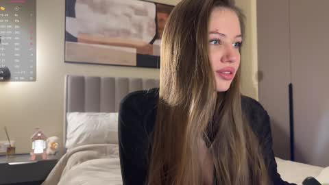 Kira online show from December 2024 03:05:01 PM