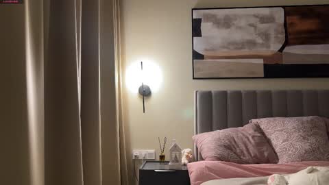 Kira online show from February 2025 01:30:01 PM