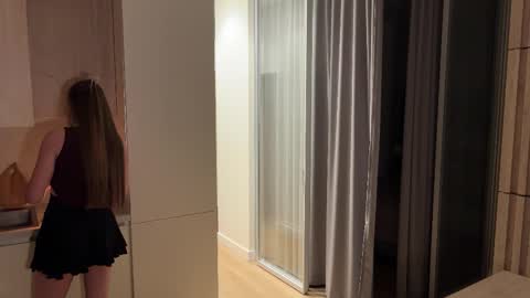 Kira online show from October 2025 03:13:01 PM