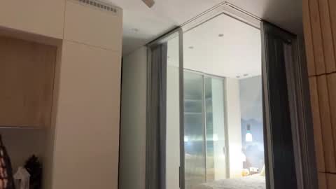 Kira online show from April 2026 11:30:02 AM