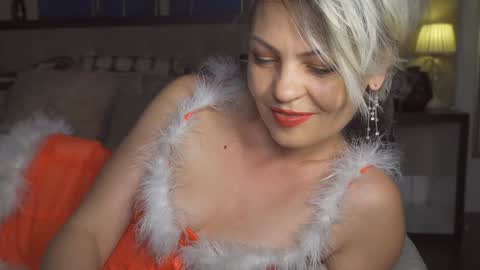 Snapshot of kirasunny chatting on December 2024 09:11:02 PM kirasunny online show from December 2024 09:11:02 PM