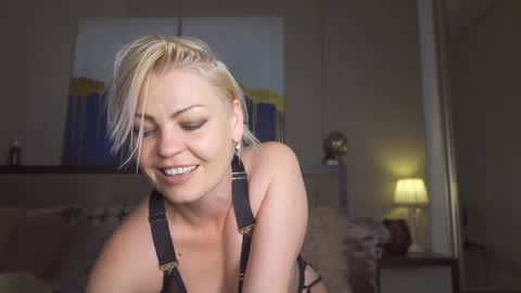 Snapshot of kirasunny chatting on February 2025 08:42:02 PM kirasunny online show from February 2025 08:42:02 PM