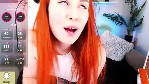 Snapshot of kiraxmoon chatting on February 2025 08:18:01 PM kiraxmoon online show from February 2025 08:18:01 PM