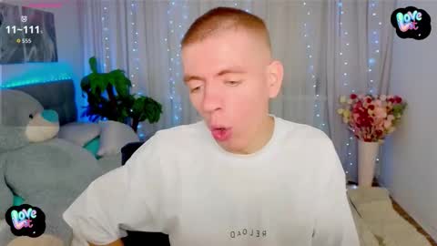 Snapshot of kireev_ chatting on October 2025 08:46:02 AM online show from October 2025 08:46:02 AM