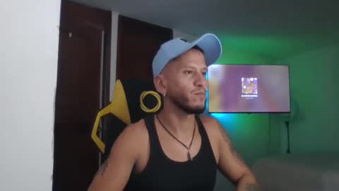 Twitter Nico Santos online show from November 2025 07:01:02 PM