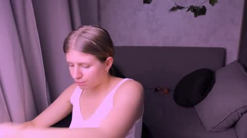 Kira online show from December 2024 10:07:01 PM