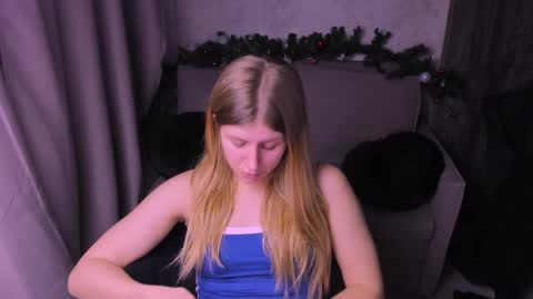 Kira online show from December 2024 01:18:01 AM