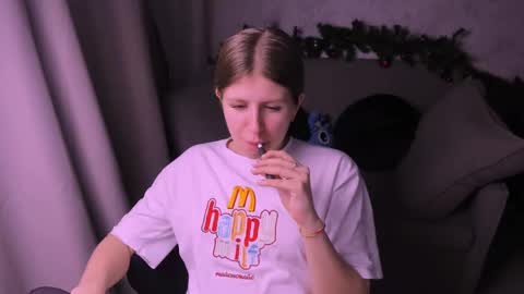 Kira online show from December 2024 10:02:02 PM