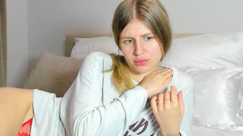 Kira online show from January 2026 06:57:02 PM