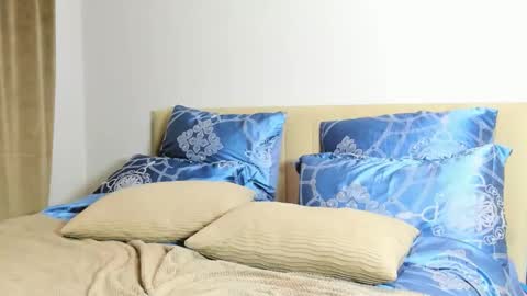 Kira online show from February 2026 12:18:01 AM