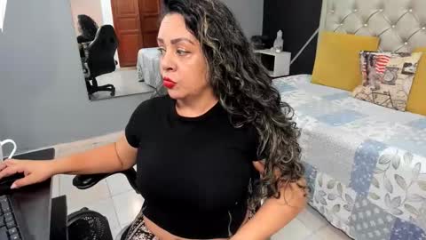 Snapshot of kirss_milff chatting on September 2025 01:26:02 PM kriss online show from September 2025 01:26:02 PM