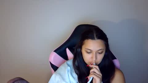 kiss_ameliaa online show from November 2025 09:52:01 AM