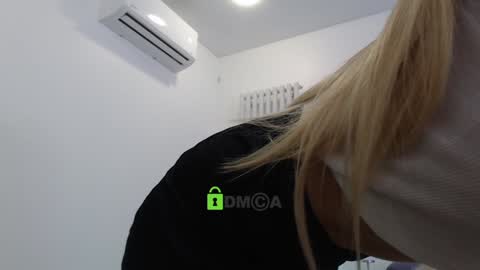 Snapshot of kissabella chatting on January 2025 08:21:02 PM Alexandra online show from January 2025 08:21:02 PM