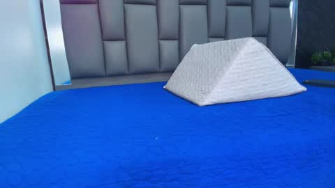 BELLA FLAME online show from February 2026 07:04:02 PM