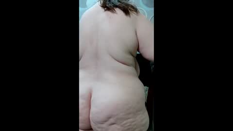 Snapshot of kissmycurvesxo chatting on May 2026 08:01:01 AM Goddess online show from May 2026 08:01:01 AM