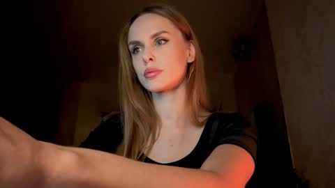 Snapshot of kissnova_ chatting on September 2025 08:14:01 PM Emma online show from September 2025 08:14:01 PM