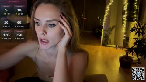 Snapshot of kissnova_ chatting on October 2025 09:20:01 PM Emma online show from October 2025 09:20:01 PM