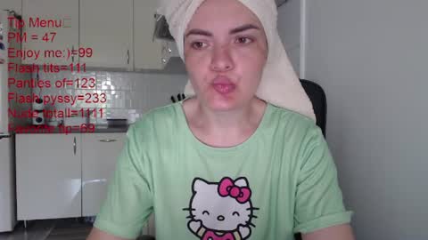 Snapshot of kitcatheaven4u chatting on June 2026 07:18:02 AM Im Amaia Everyone Merry Christmas online show from June 2026 07:18:02 AM