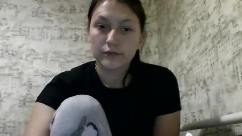 Snapshot of kiti_kitiss chatting on January 2025 05:44:02 PM kiti_kitiss online show from January 2025 05:44:02 PM