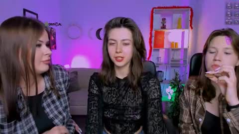 kitniss online show from March 2026 08:19:02 PM