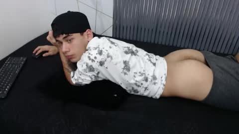 kitsune_44 online show from April 2026 07:28:02 PM