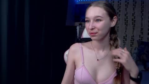 kitsuneyX online show from April 2026 01:05:02 AM